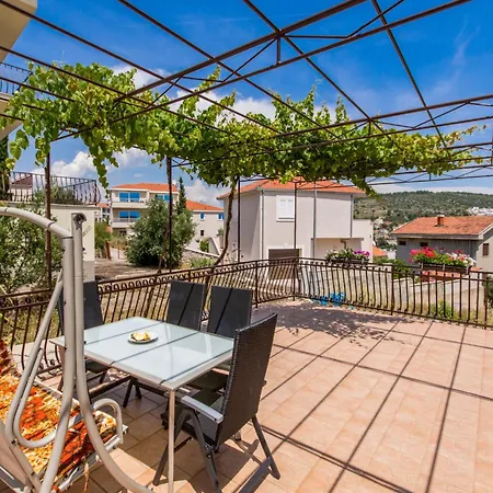 Appartamento Ana By Interhome Traù